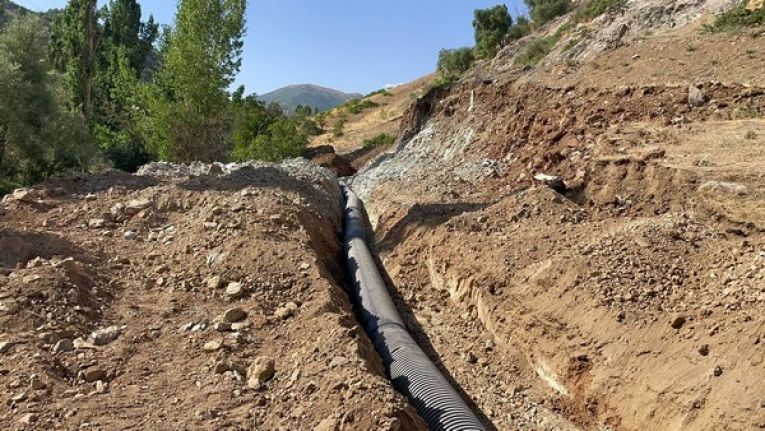Şemdinli Belediyesi'nden Altınsu Köyü'ne Kanalizasyon Desteği