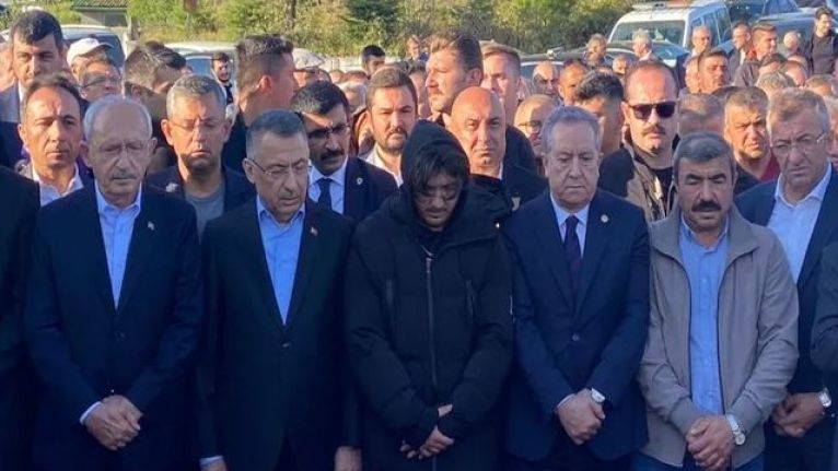 Kemal Kılıçdaroğlu ve Fuat Oktay maden işçisinin cenazesine katıldı