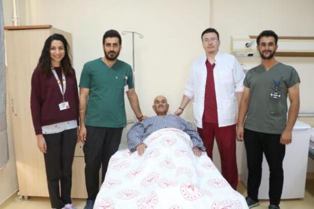 Yüksekova'da, kapalı yöntemle ilk böbrek ameliyatı