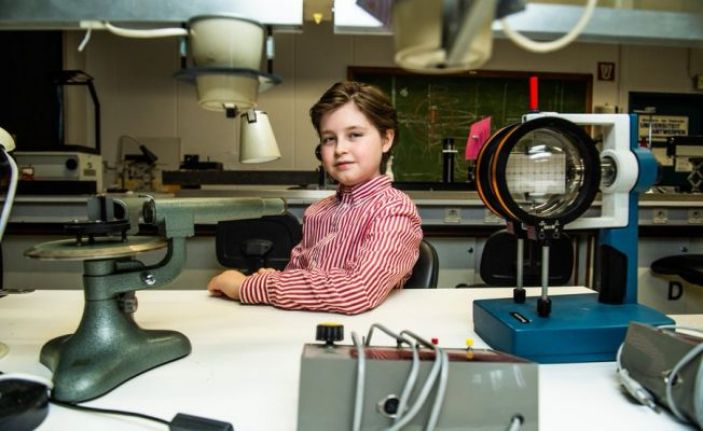 12 yaşındaki 'Küçük Einstein' doktoraya başlıyor
