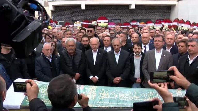 Kemal Kılıçdaroğlu kardeşi Celal Kılıçdaroğlu'nun cenazesine katıldı