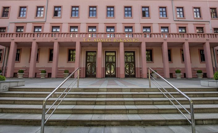 65 baro karşı çıktı, bakanlıklar yeni tarifeyi yayımladı