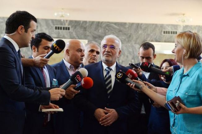 AK Partili Elitaş ve CHP'li Göker, İyi Partili Örs'ü hastanede ziyaret etti