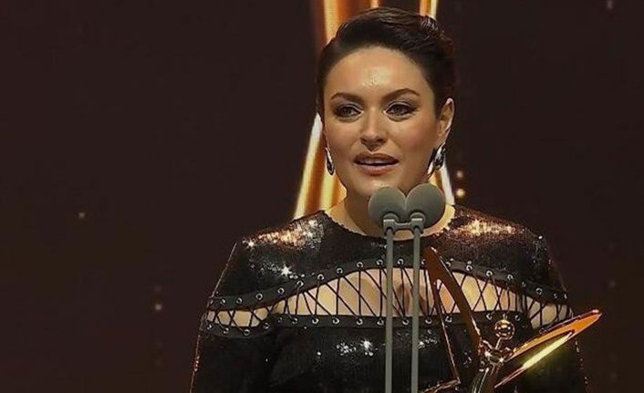 Ezgi Mola, Jina Emini'yi andı, TBMM'deki partilere seslendi