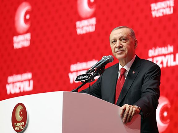 Erdoğan: 'Türkiye Yüzyılı vizyonunun ilk hedeflerinden biri yeni Anayasadır'