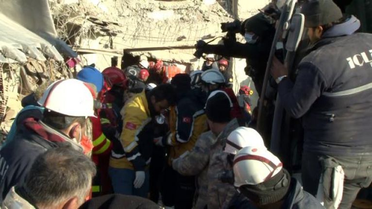 Depremin 198. saati: Maraş'ta iki kişi enkazdan sağ kurtarıldı