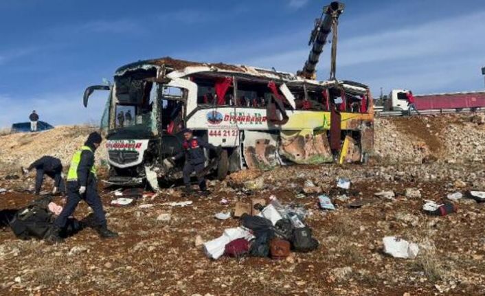 Diyarbakır'dan Bodrum'a giden otobüs devrildi: 8 ölü, 35 yaralı