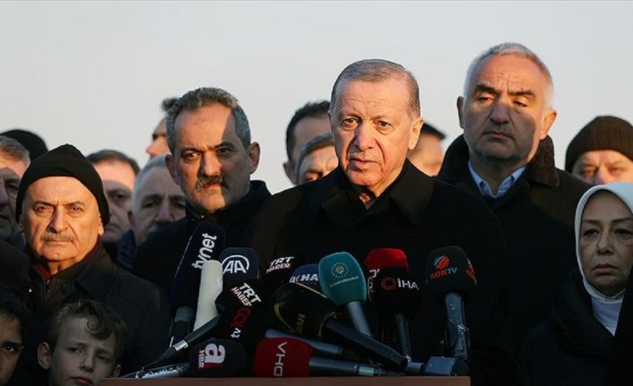 Erdoğan: Üniversiteleri tatil ediyoruz, yurtlar depremzedeler için kullanılacak