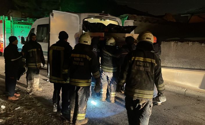 Konya'da yangın çıkan evin çatısı çöktü: 7 depremzede öldü