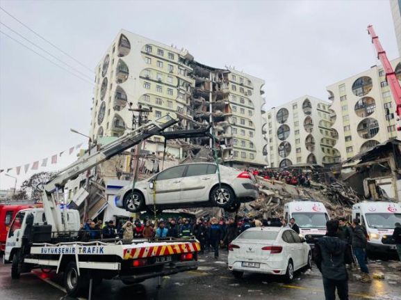 Maraş'taki depremin ardından siyasi isimlerden mesaj