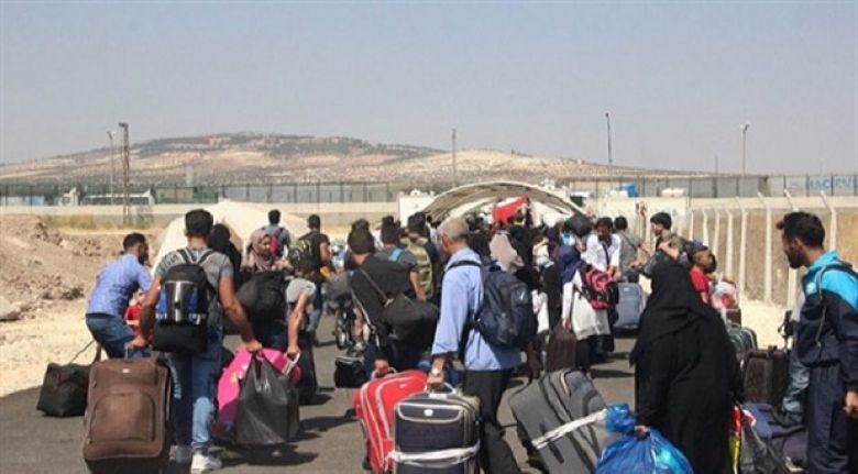 Yüzlerce Suriyeli ülkelerine gitti: Çocuklarımla sokakta mı kalayım?