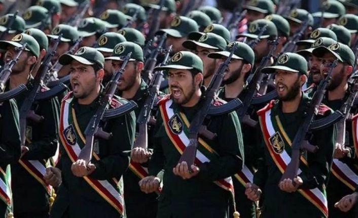 ABD Suriye'de İran Devrim Muhafızlarıyla bağlantılı 8 savaşçıyı öldürdü