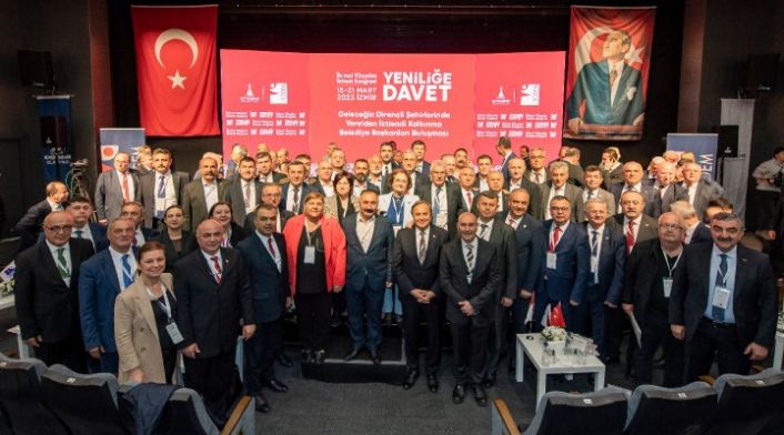 Millet İttifakı'nın belediye başkanları İzmir'de buluştu