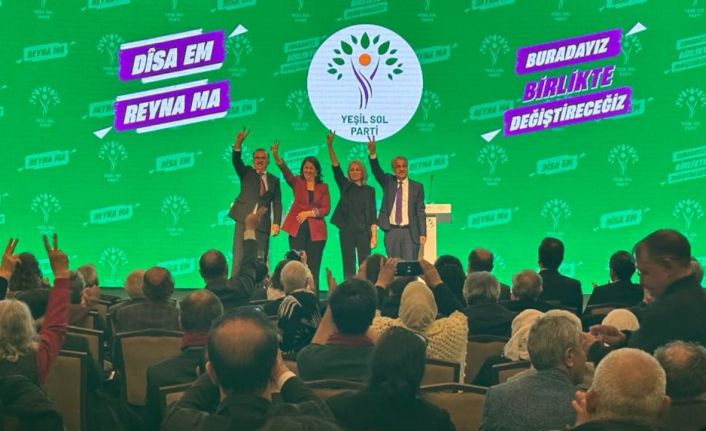 Yeşil Sol Parti'nin seçim sloganı: 'Buradayız, Birlikte Değiştireceğiz'