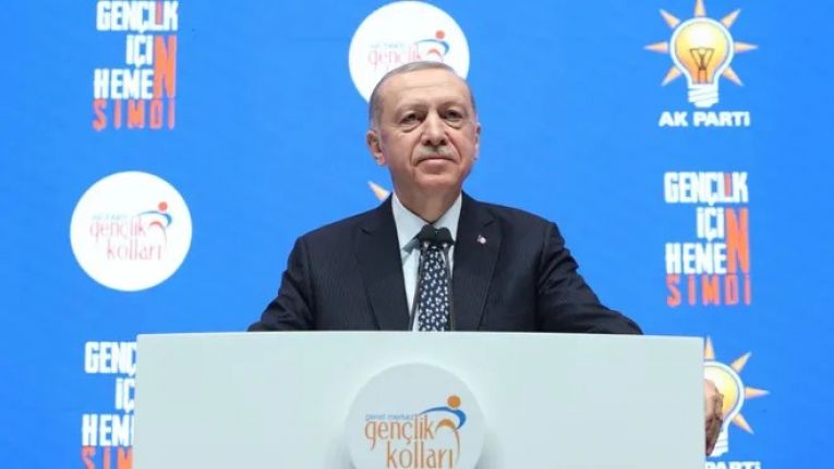 Erdoğan: Gençleri hayallerine kavuşturacak olan biziz