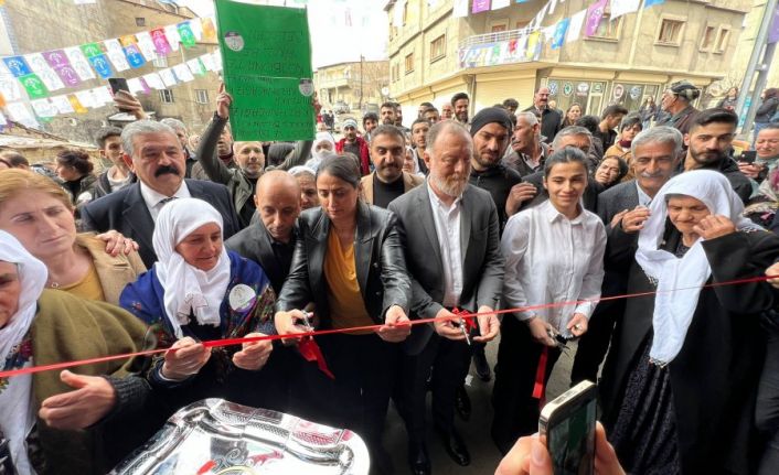 Yeşil Sol Parti Yüksekova'da seçim bürosu açtı