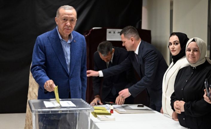 Erdoğan oy kullandı: 'İnanıyorum ki çok seri bir şekilde bitecek'
