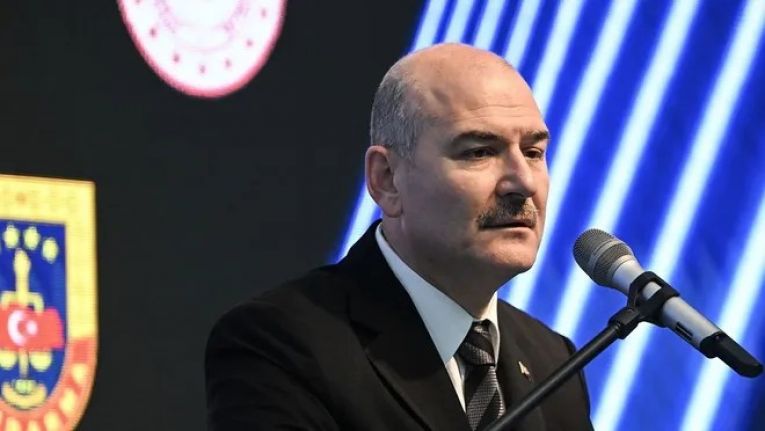 Soylu'dan yeşil pasaport açıklaması: İptal edilmesi söz konusu değil