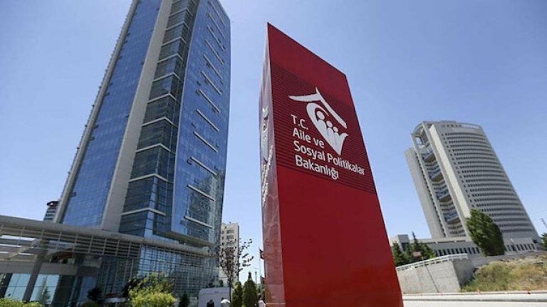 Bakan Yanık: 2 bin 431 çalışma arkadaşımız mülakatsız, KPSS puanıyla alındı