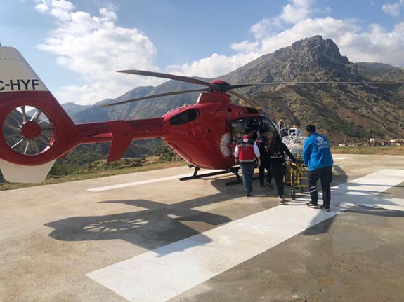 Şemdinli'de Hipotermi İhtiyacı Olan Bebek Ambulans Helikopter ile Van'a Sevk Edildi
