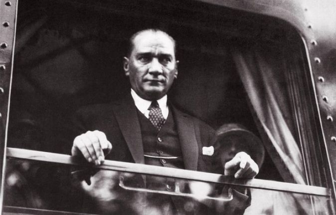 Mustafa Kemal Atatürk anılıyor
