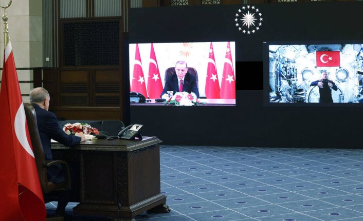 Cumhurbaşkanı Erdoğan, Alper Gezeravcı ile görüştü: 'Son olmayacaksın'