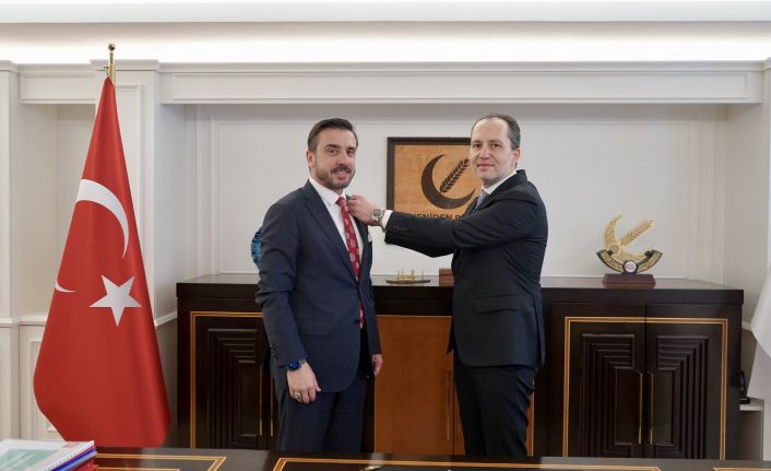 AK Parti'den istifa eden belediye başkanı Yeniden Refah'tan aday oldu