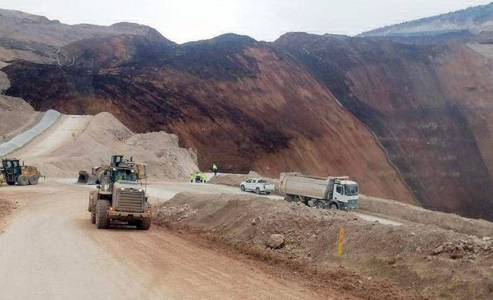 Erzincan'da altın madeninde toprak kayması: 9 kişiye ulaşılamıyor