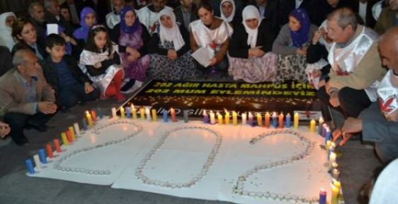 202 ağır hasta tutsak için 202 mum yakıldı