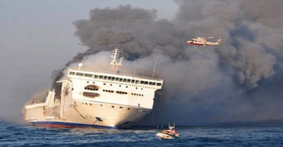 335 yolcuyu taşıyan gemide patlama
