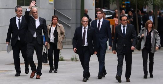 8 Katalan bakan için tutuklama kararı