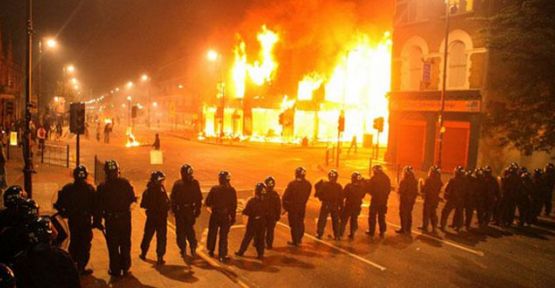 ABD'nin Ferguson kentinde olağanüstü hal ilan edildi