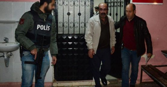 Adana'da ev baskınları: En az 25 kişi gözaltında