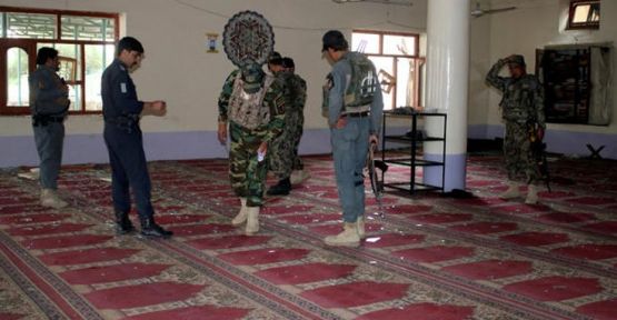 Afganistan'da camiye saldırı: 26 kişi öldü