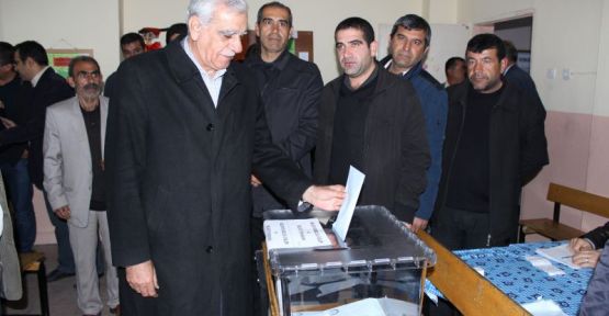 Ahmet Türk oyunu kullandı