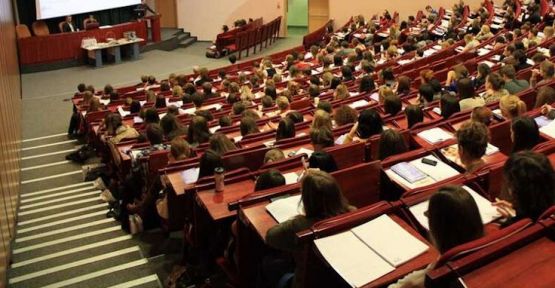 AK Parti'den teklif: Üniversiteler yazın eğitim yapsın