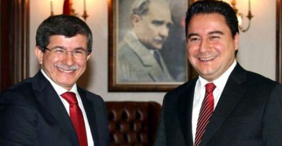AK Parti'de siyasi parti üye sayısına Davutoğlu ve Babacan ayarı