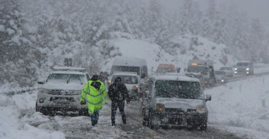 Akseki-Seydişehir yolu kardan kapandı