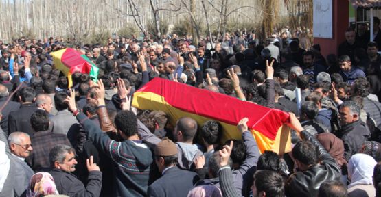 Akti ve Altındaş'ı Van'da on bin kişi uğurladı