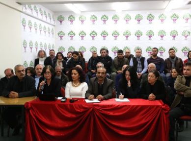 Almanya'daki 42 kurumdan HDP'ye destek