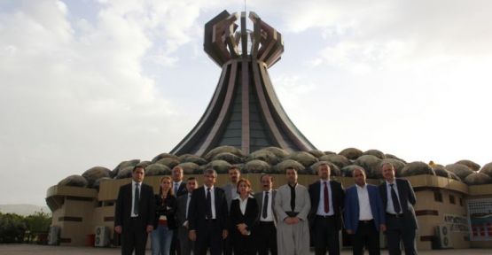 Amed Barosu'ndan 'Halepçe Şehitleri Anıtı'na ziyaret