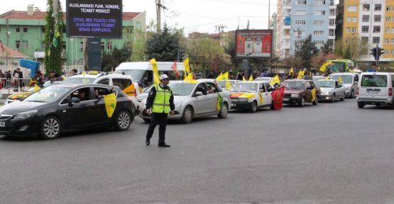 Amed'de binlerce araçla seçim turu