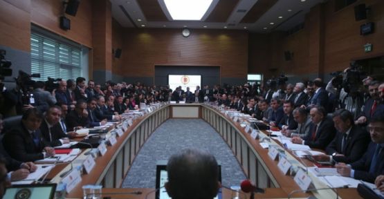 Anayasa değişikliği teklifinin 2 maddesi daha kabul edildi 