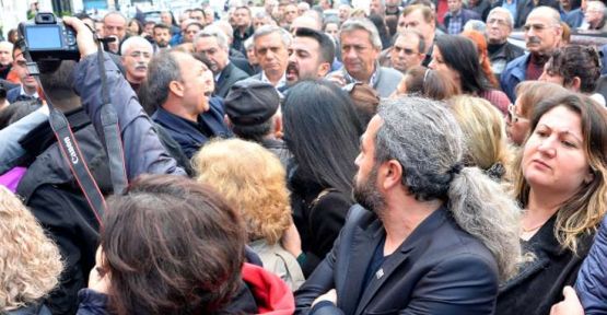 Antalya CHP'de kavgalı devir teslim