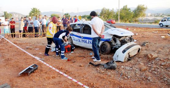 Antalya'da feci kaza: 1 polis öldü, 1 polis ağır yaralı
