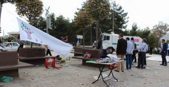 Antep Üniversitesi'nde HDP standına saldırı