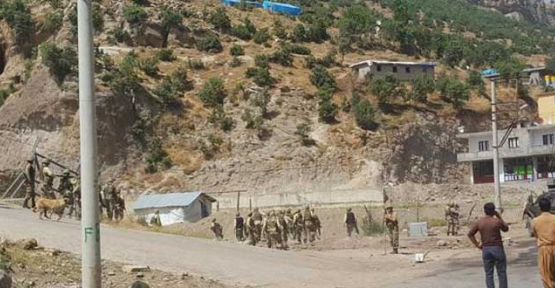 Askeri sevkiyata karşı çıkan Roboskililere müdahale