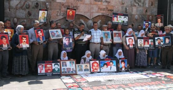 Askerler katletti, cenazesini kayalıklardan attı