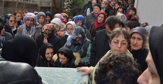 Atanmadığı için intihar eden öğretmen toprağa verildi