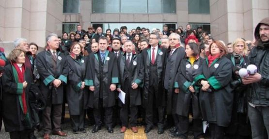 Avukatlardan iç güvenlik paketine karşı 'adalet nöbeti'